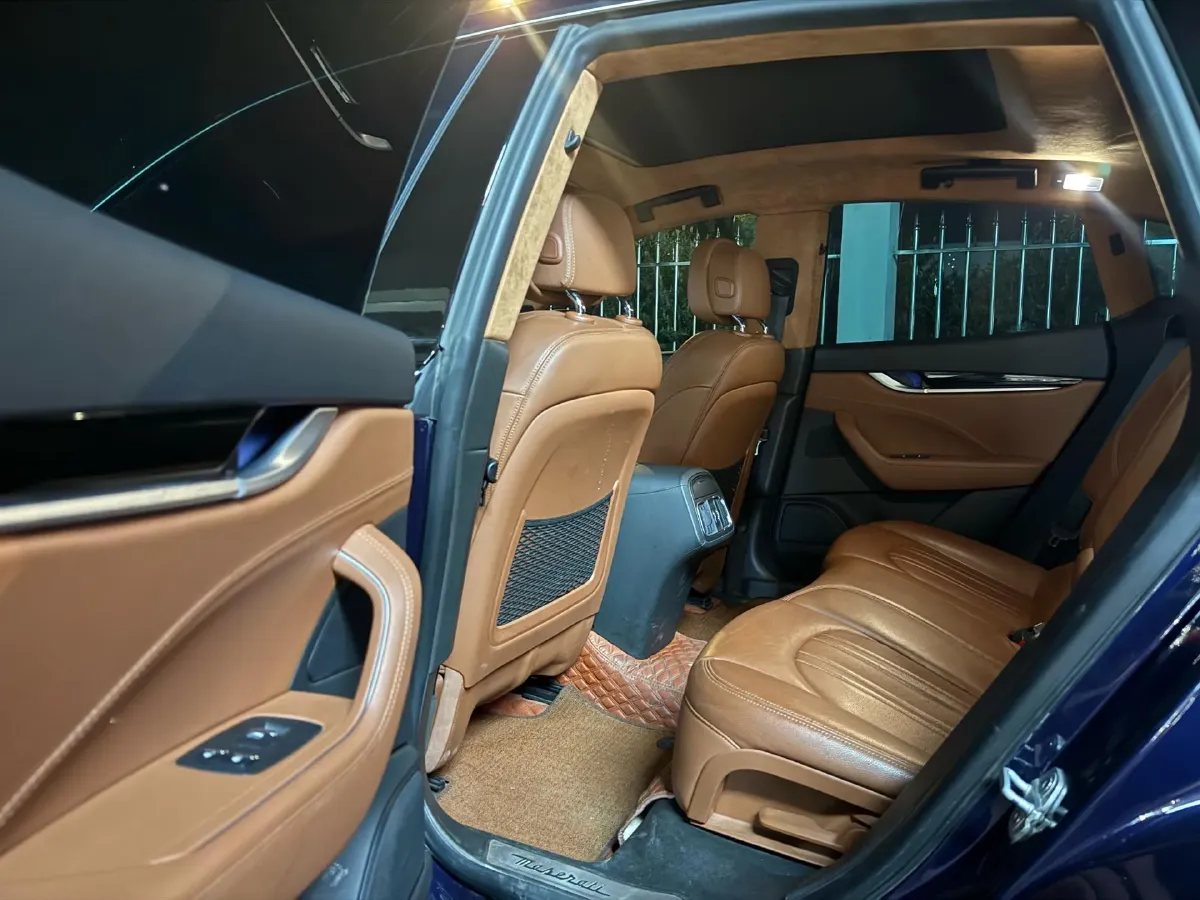 2021 Maserati Levante 3.0T 350HP V6 8AT,autocango,china used car exporter,china ev exporter,chinese used car exporter,chinese used ev exporter