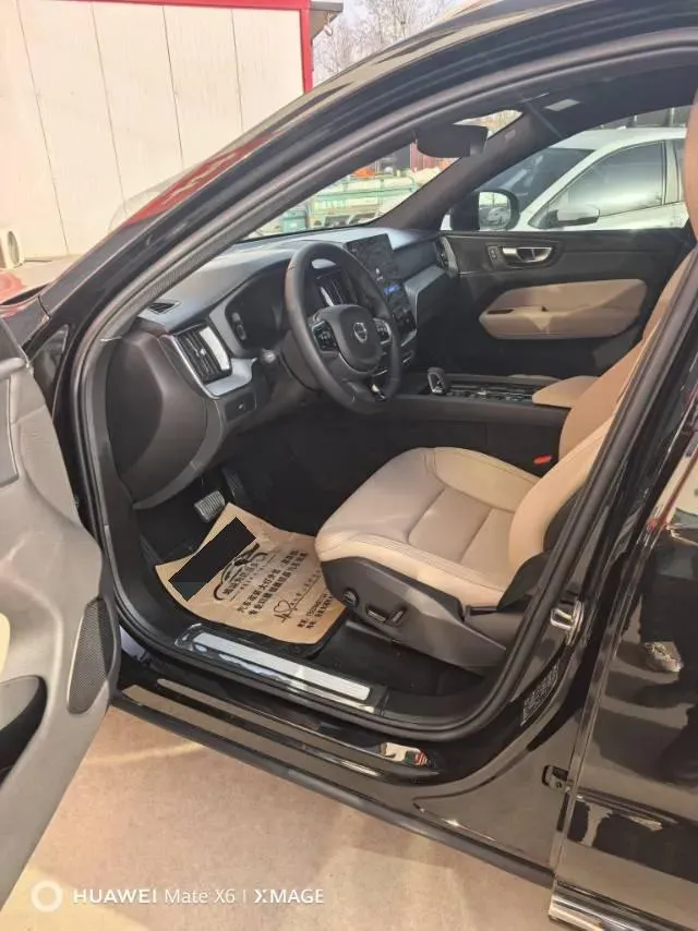 2026 Volvo XC60 2.0T 250HP L4 8AT,autocango,china used car exporter,china ev exporter,chinese used car exporter,chinese used ev exporter