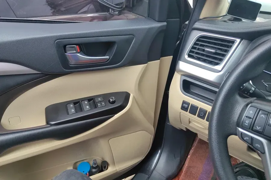 2021 Toyota Highlander 2.0T 220HP L4 6AT,autocango,china used car exporter,china ev exporter,chinese used car exporter,chinese used ev exporter