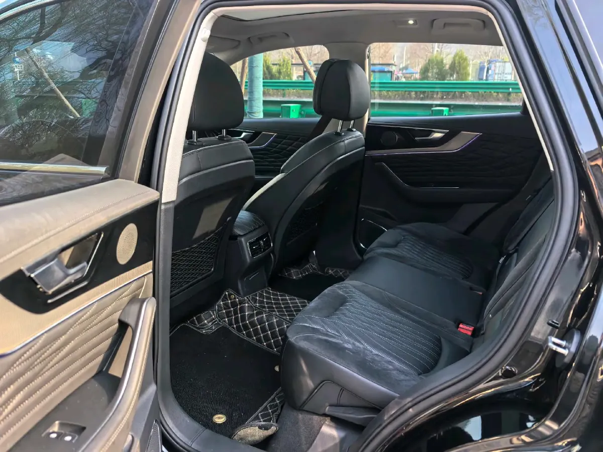 2022 HongQi HS5 2.0T 224HP L4 6AT,autocango,china used car exporter,china ev exporter,chinese used car exporter,chinese used ev exporter