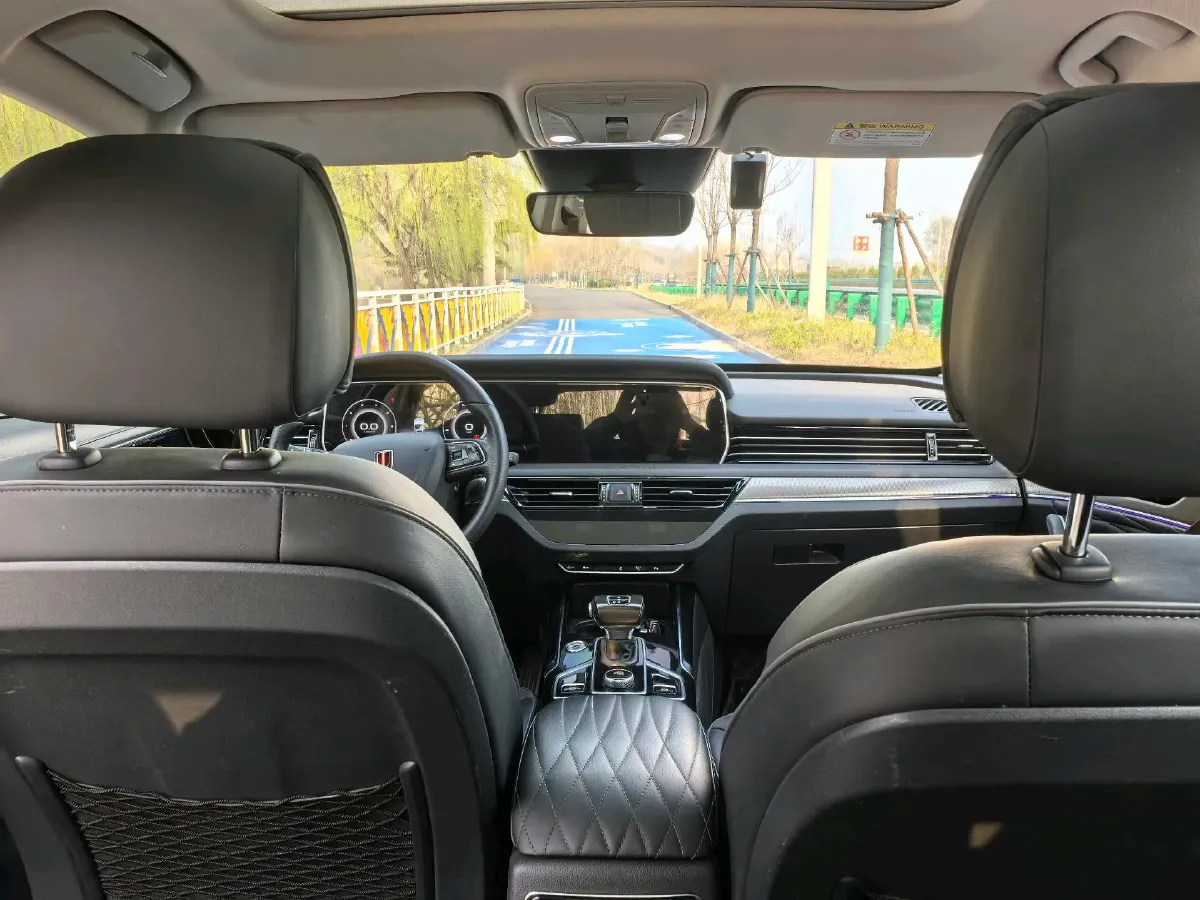 2022 HongQi HS5 2.0T 224HP L4 6AT,autocango,china used car exporter,china ev exporter,chinese used car exporter,chinese used ev exporter