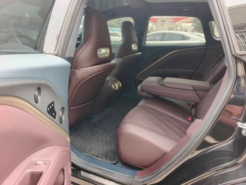 2025 Avatr 11 1.5T 156HP L4 REEV,autocango,china used car exporter,china ev exporter,chinese used car exporter,chinese used ev exporter