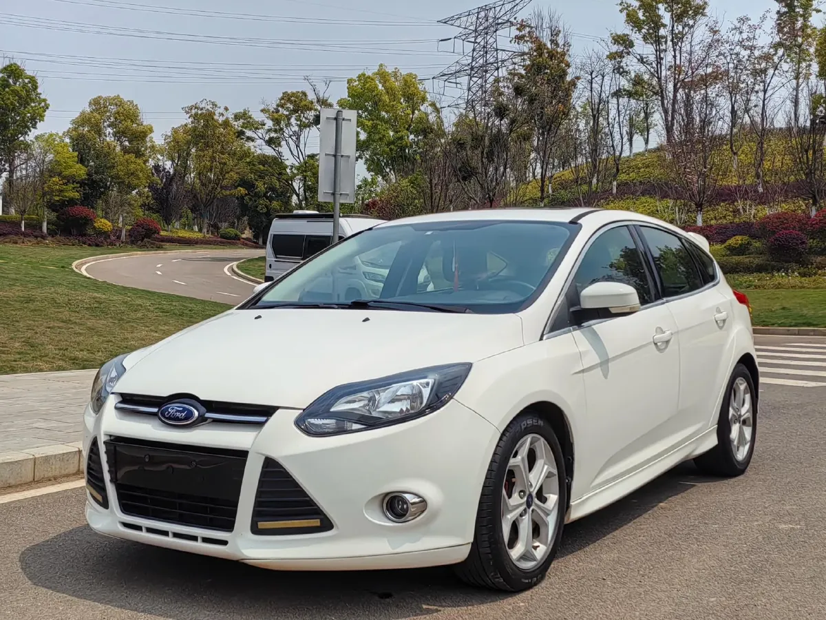 2012 Ford Focus 2.0L 170HP L4 6DCT,autocango,china used car exporter,china ev exporter,chinese used car exporter,chinese used ev exporter