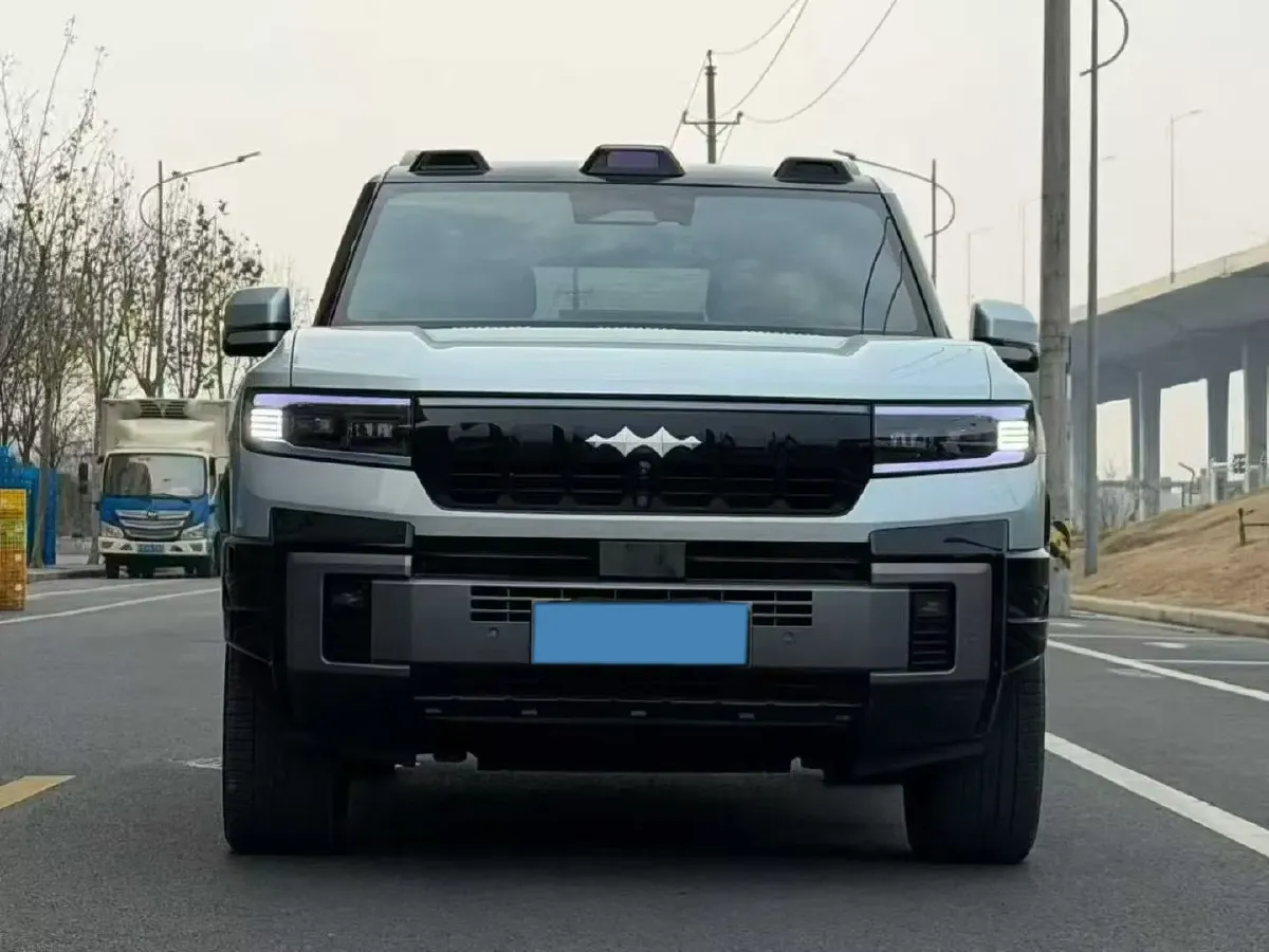 2025 FangChengBao Bao 8 2.0T 245HP L4 E-CVT PHEV 36.8KWH,autocango,china used car exporter,china ev exporter,chinese used car exporter,chinese used ev exporter