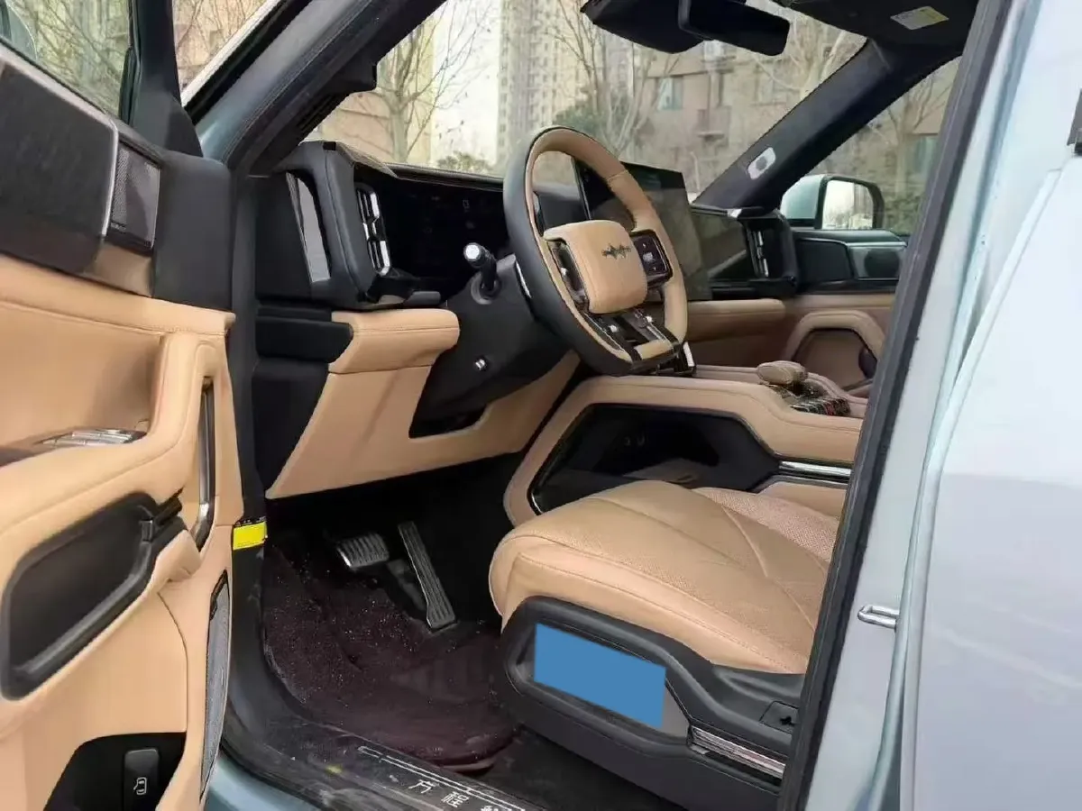 2025 FangChengBao Bao 8 2.0T 245HP L4 E-CVT PHEV 36.8KWH,autocango,china used car exporter,china ev exporter,chinese used car exporter,chinese used ev exporter