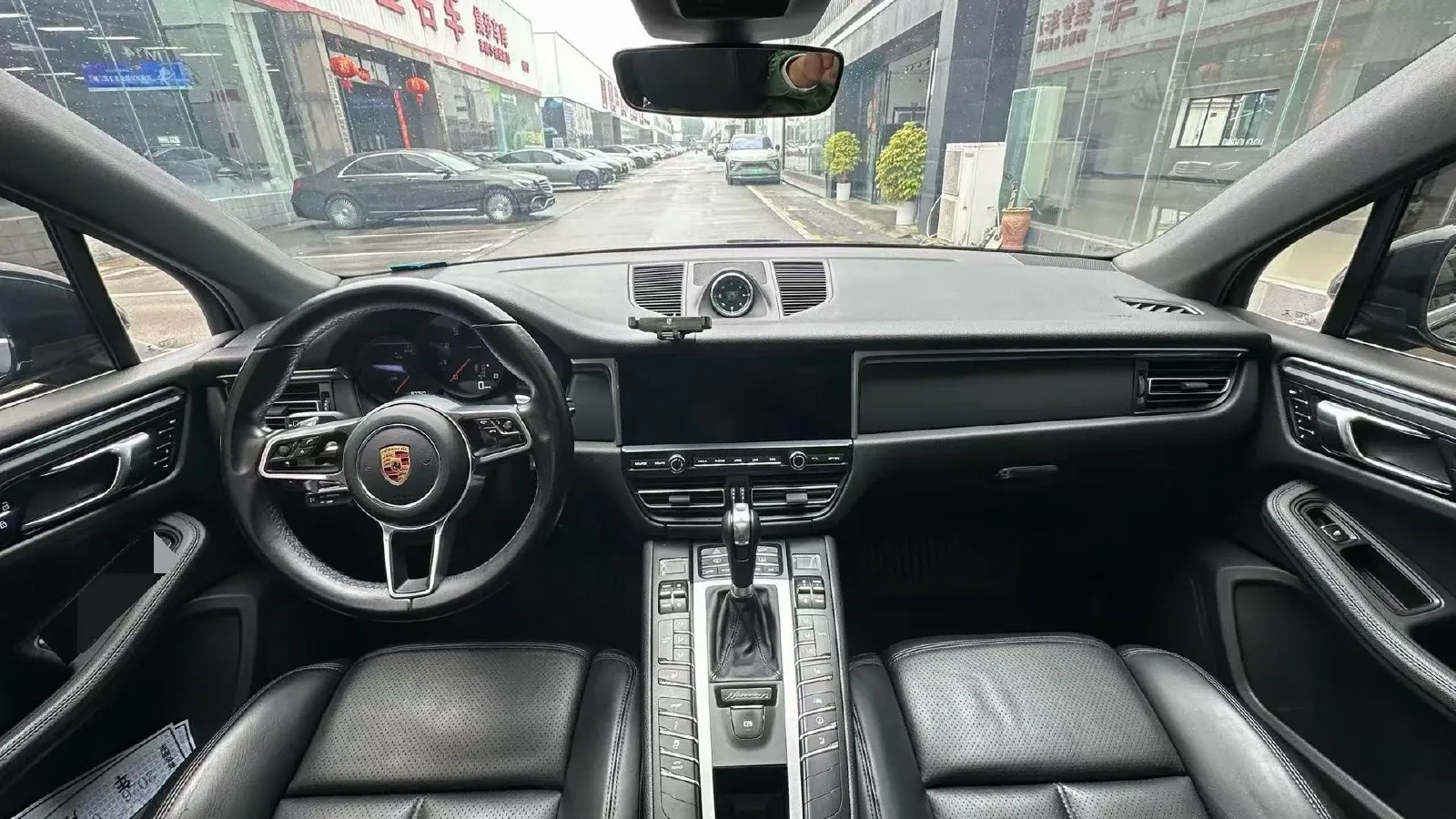 2021 Porsche Macan 2.0T 252HP L4 7DCT,autocango,china used car exporter,china ev exporter,chinese used car exporter,chinese used ev exporter