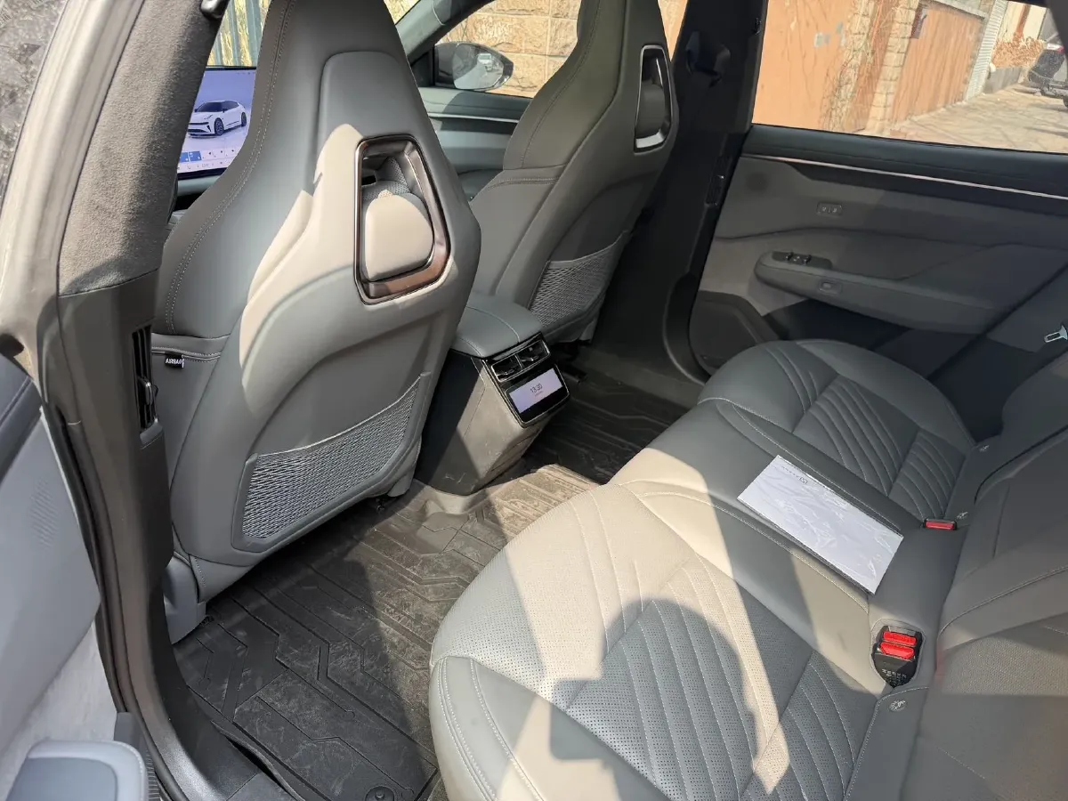 2024 Zeekr 001 BEV 95KWH,autocango,china used car exporter,china ev exporter,chinese used car exporter,chinese used ev exporter