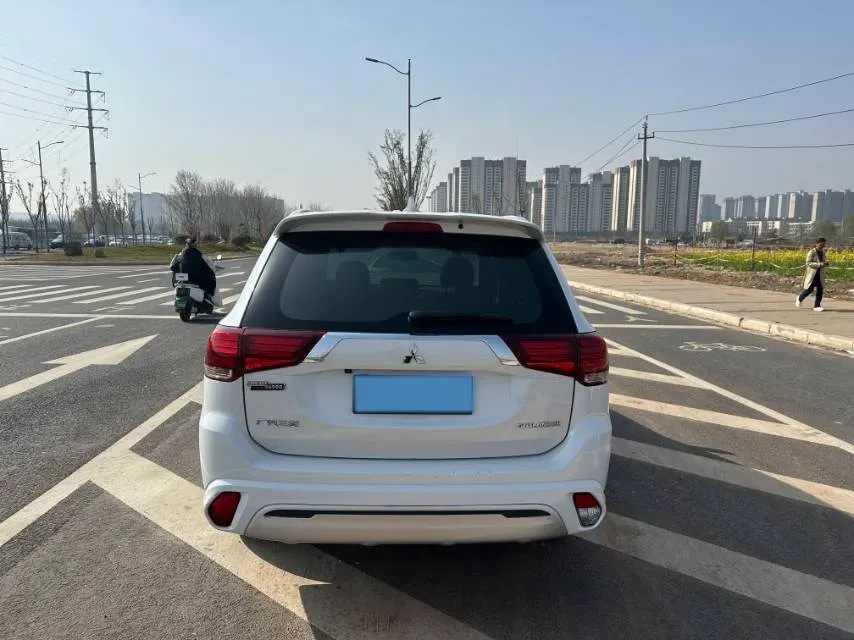 2020 Mitsubishi Outlander 2.0L 166HP L4 CVT,autocango,china used car exporter,china ev exporter,chinese used car exporter,chinese used ev exporter