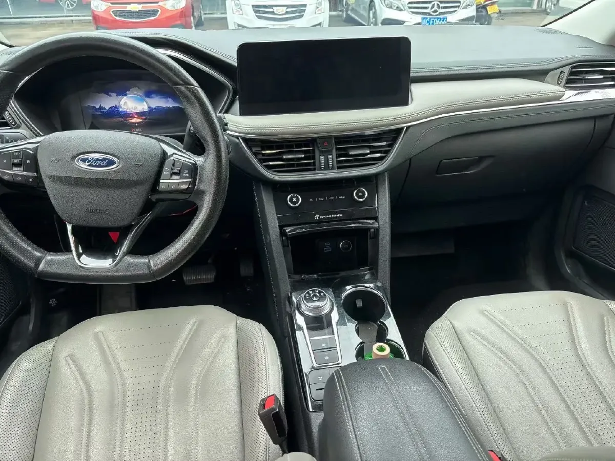 2020 Ford Escape 2.0T 248HP L4 8AT,autocango,china used car exporter,china ev exporter,chinese used car exporter,chinese used ev exporter