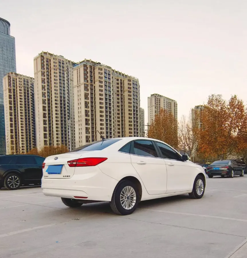 2017 Ford Escort 1.5L 113HP L4 6AT,autocango,china used car exporter,china ev exporter,chinese used car exporter,chinese used ev exporter