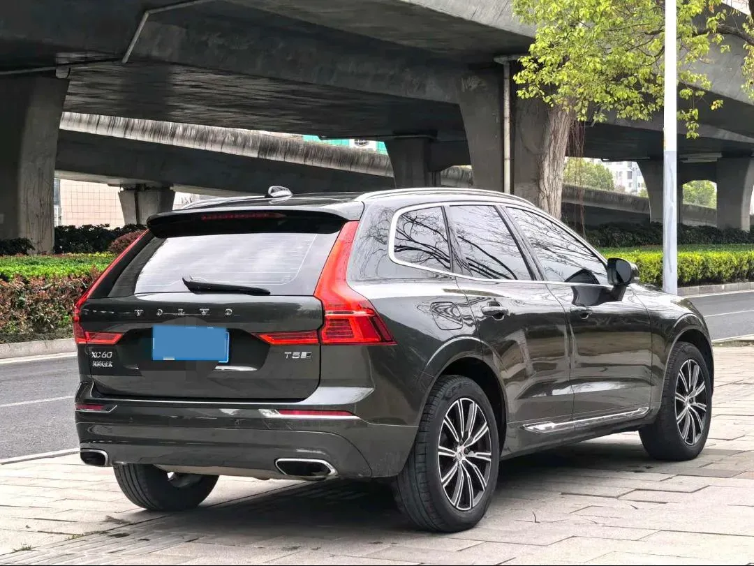 2020 Volvo XC60 2.0T 254HP L4 8AT,autocango,china used car exporter,china ev exporter,chinese used car exporter,chinese used ev exporter