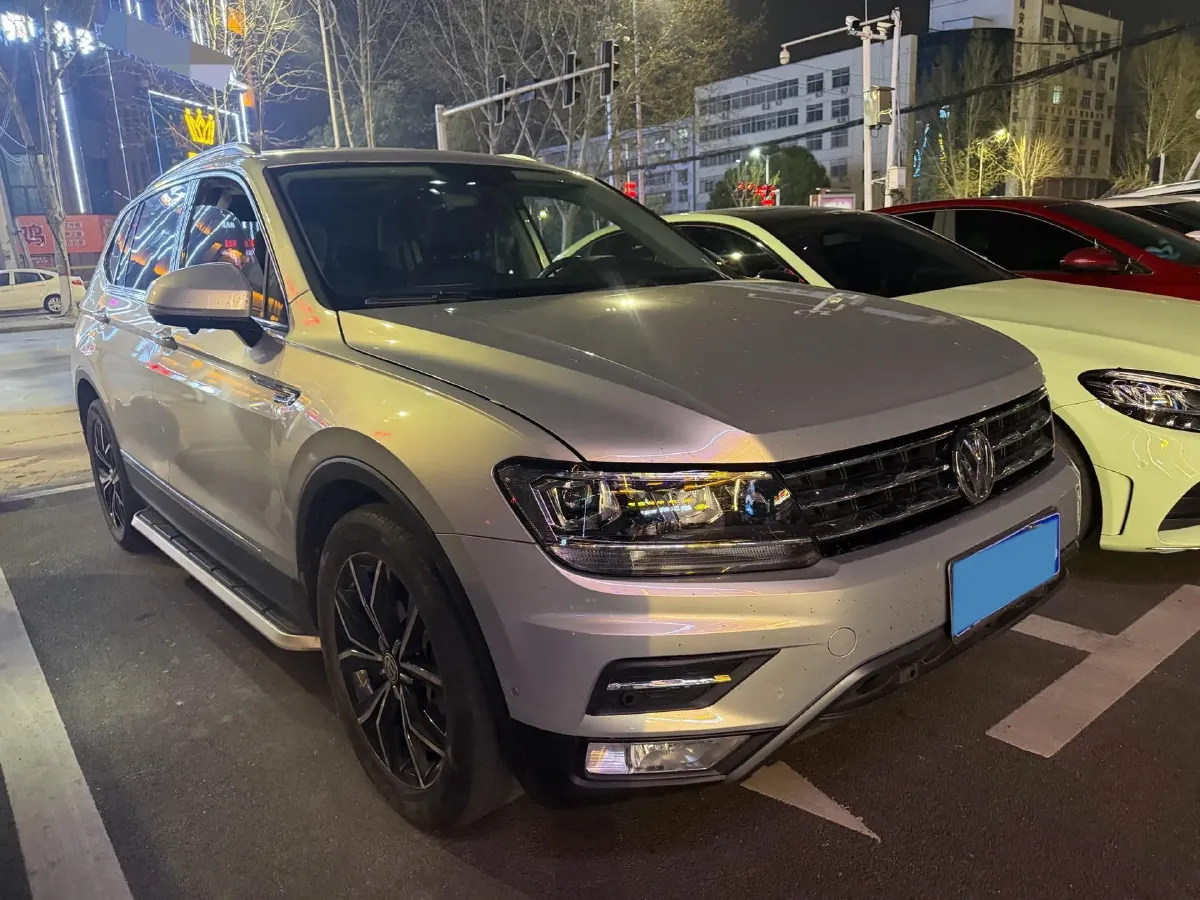 2020 Volkswagen Tiguan L 2.0T 186HP L4 7DCT,autocango,china used car exporter,china ev exporter,chinese used car exporter,chinese used ev exporter