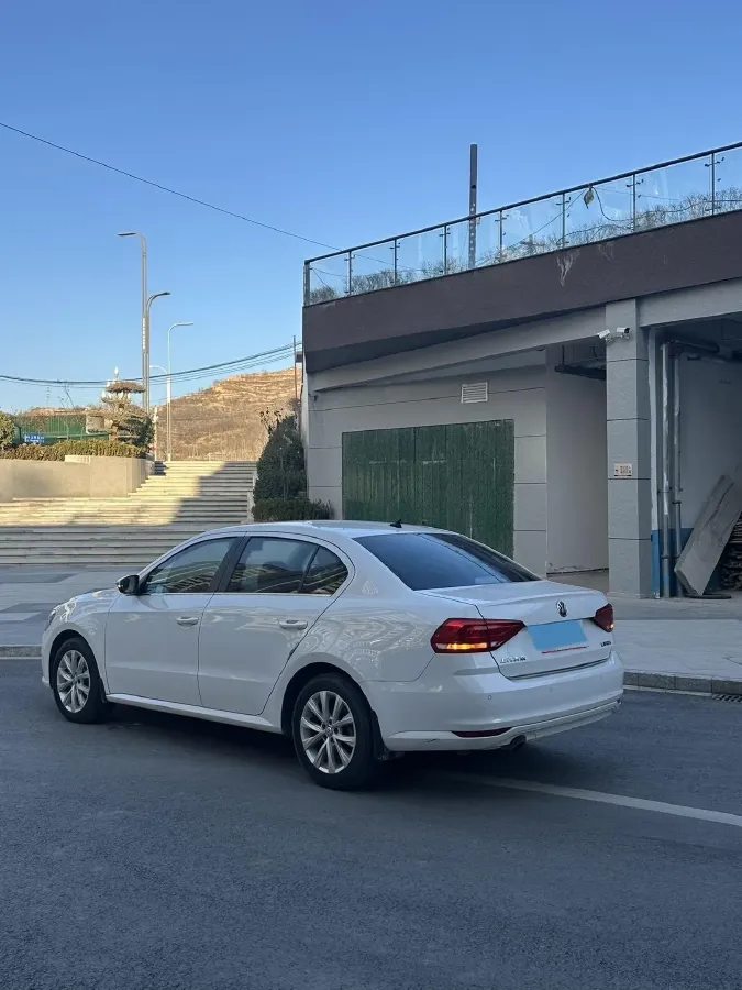 2017 Volkswagen Lavida 1.6L 110HP L4 5MT,autocango,china used car exporter,china ev exporter,chinese used car exporter,chinese used ev exporter