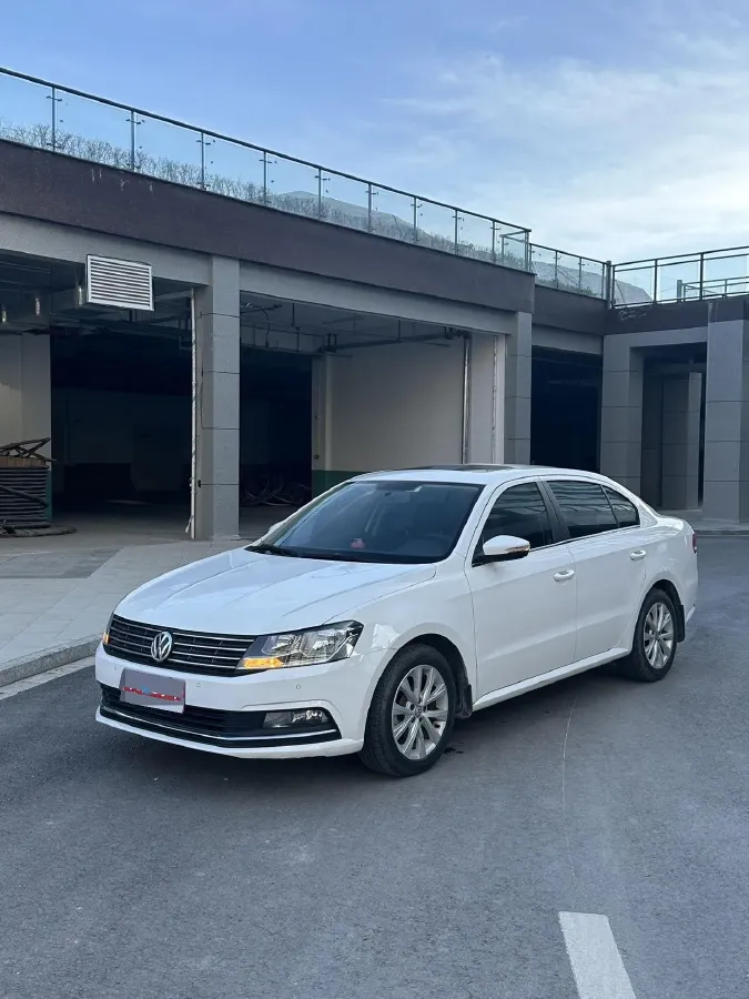 2017 Volkswagen Lavida 1.6L 110HP L4 5MT,autocango,china used car exporter,china ev exporter,chinese used car exporter,chinese used ev exporter