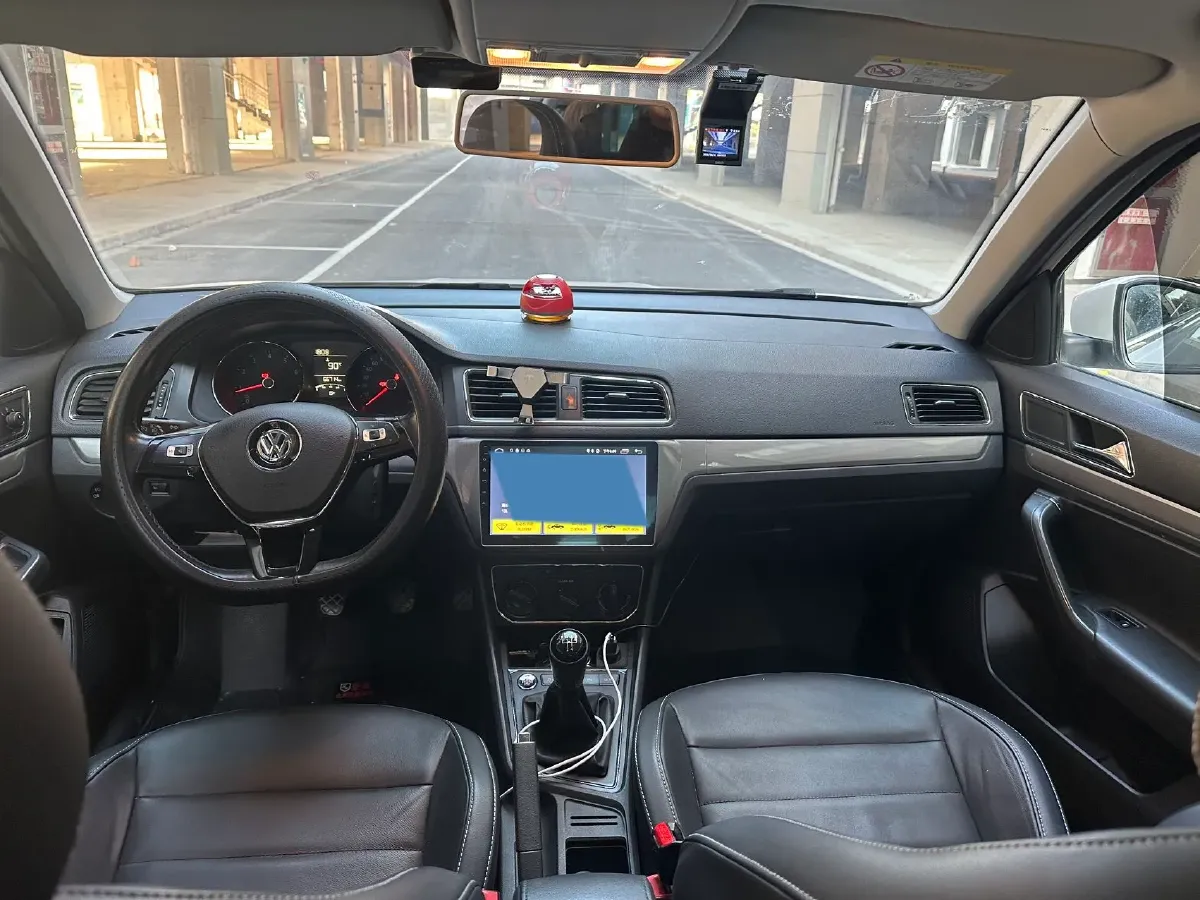 2017 Volkswagen Lavida 1.6L 110HP L4 5MT,autocango,china used car exporter,china ev exporter,chinese used car exporter,chinese used ev exporter