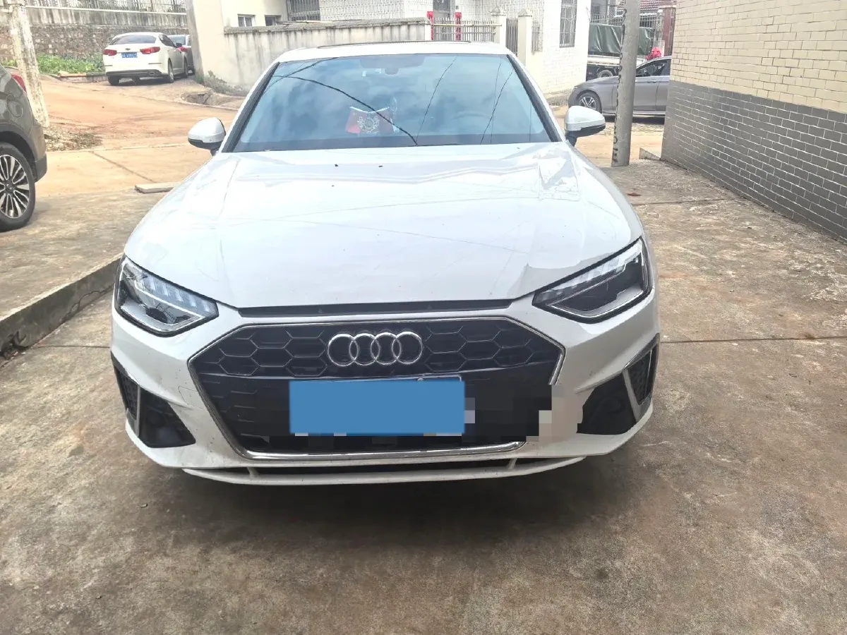 2022 Audi A4L 2.0T 190HP L4 7DCT,autocango,china used car exporter,china ev exporter,chinese used car exporter,chinese used ev exporter
