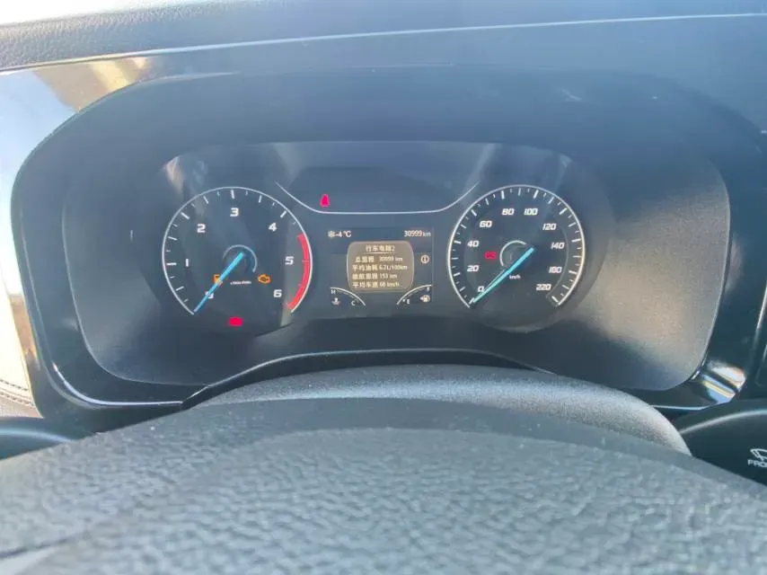 2021 Ford New Era Transit 2.2T 140HP L4 6MT,autocango,china used car exporter,china ev exporter,chinese used car exporter,chinese used ev exporter