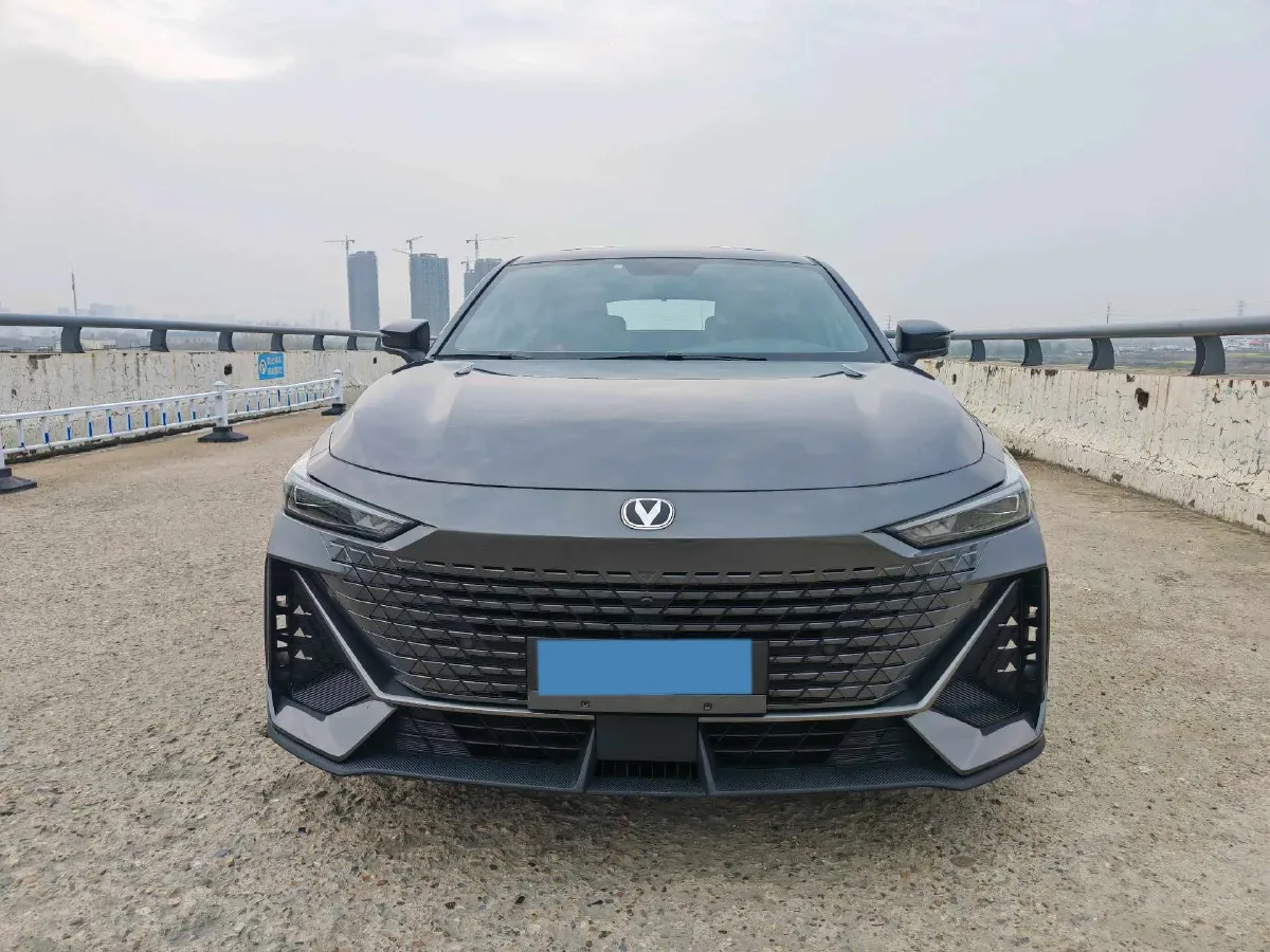 2023 ChangAn UNI-V iDD 1.5T 170HP L4 6TCT PHEV 18.4KWH,autocango,china used car exporter,china ev exporter,chinese used car exporter,chinese used ev exporter