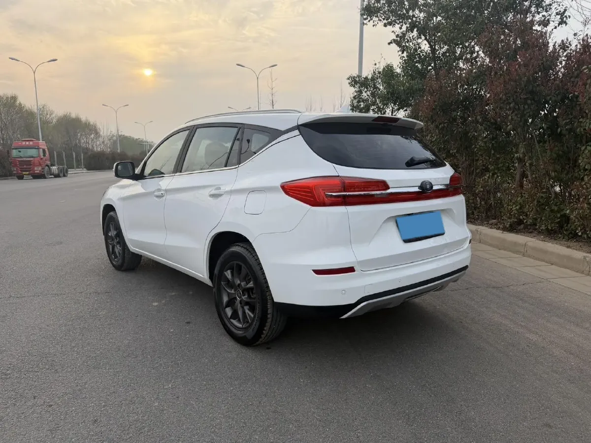 2020 BYD Song 1.5T 160HP L4 6MT,autocango,china used car exporter,china ev exporter,chinese used car exporter,chinese used ev exporter
