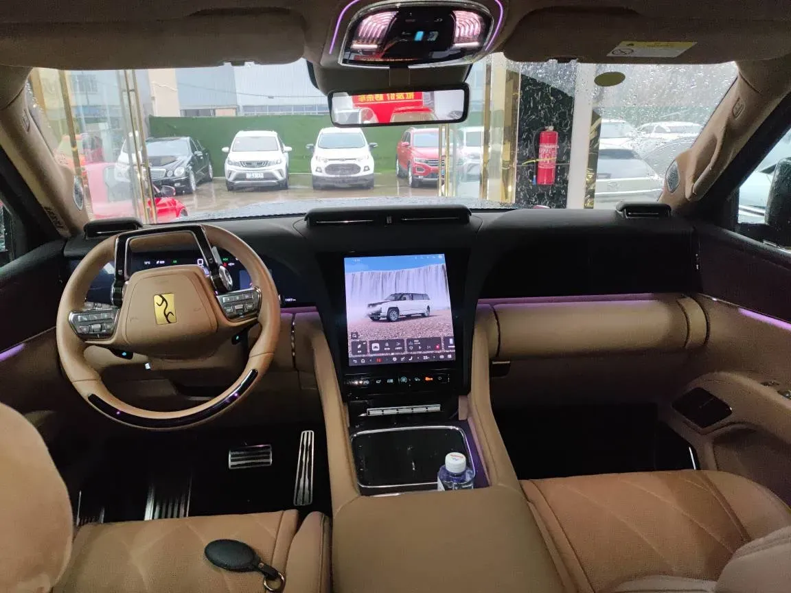 2025 YangWang U8 L REEV 272HP REEV,autocango,china used car exporter,china ev exporter,chinese used car exporter,chinese used ev exporter