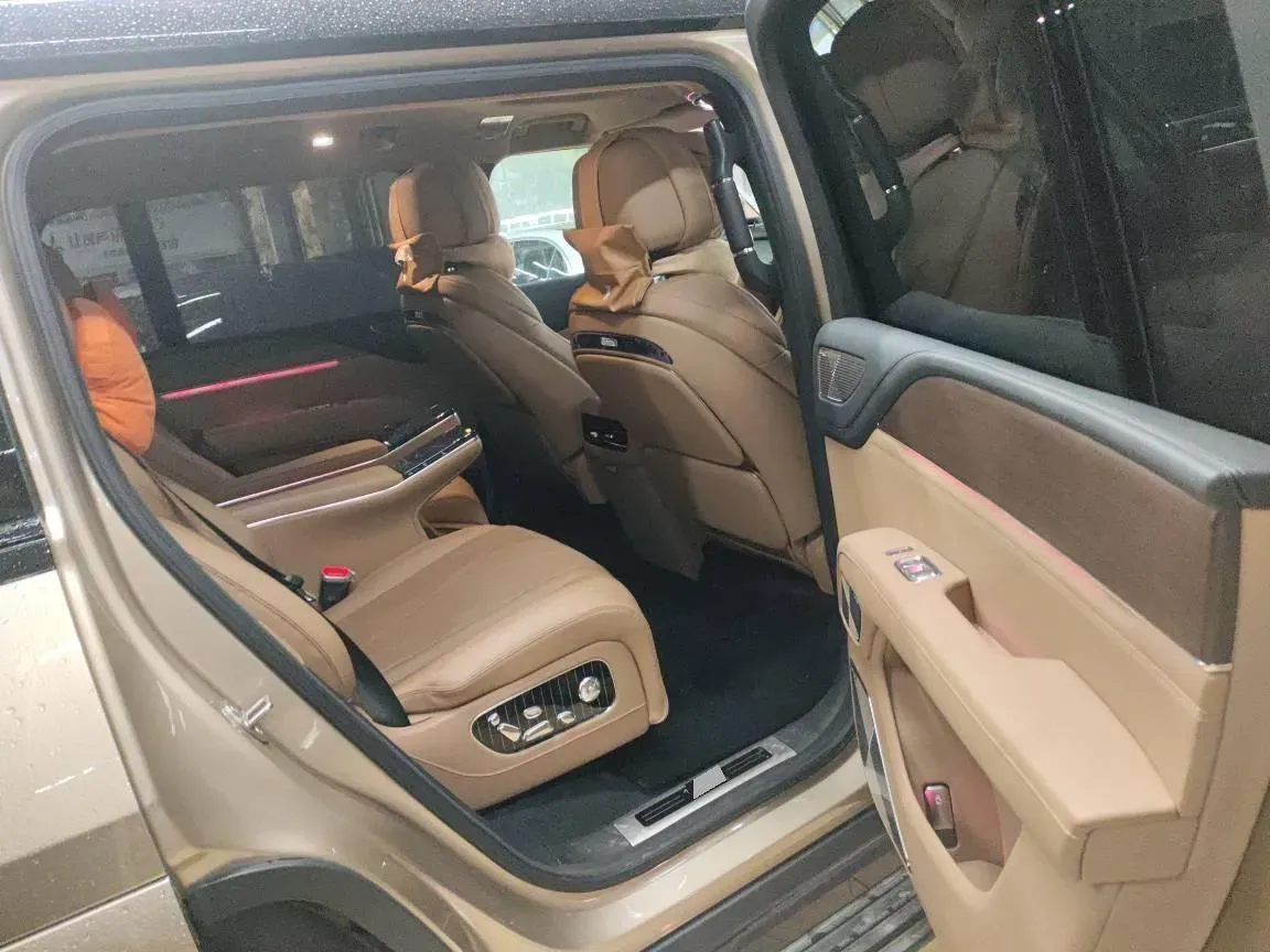 2025 YangWang U8 L REEV 272HP REEV,autocango,china used car exporter,china ev exporter,chinese used car exporter,chinese used ev exporter