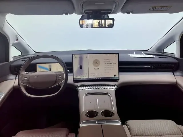 2025 Xpeng X9 BEV,autocango,china used car exporter,china ev exporter,chinese used car exporter,chinese used ev exporter