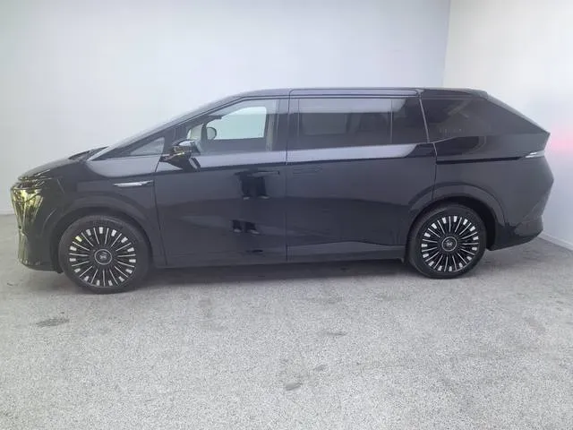 2025 Xpeng X9 BEV,autocango,china used car exporter,china ev exporter,chinese used car exporter,chinese used ev exporter