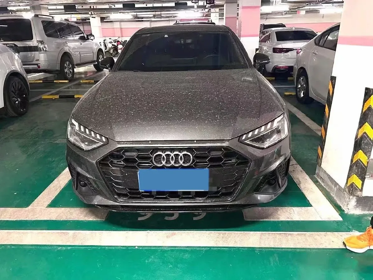 2024 Audi A4L 2.0T 190HP L4 7DCT,autocango,china used car exporter,china ev exporter,chinese used car exporter,chinese used ev exporter