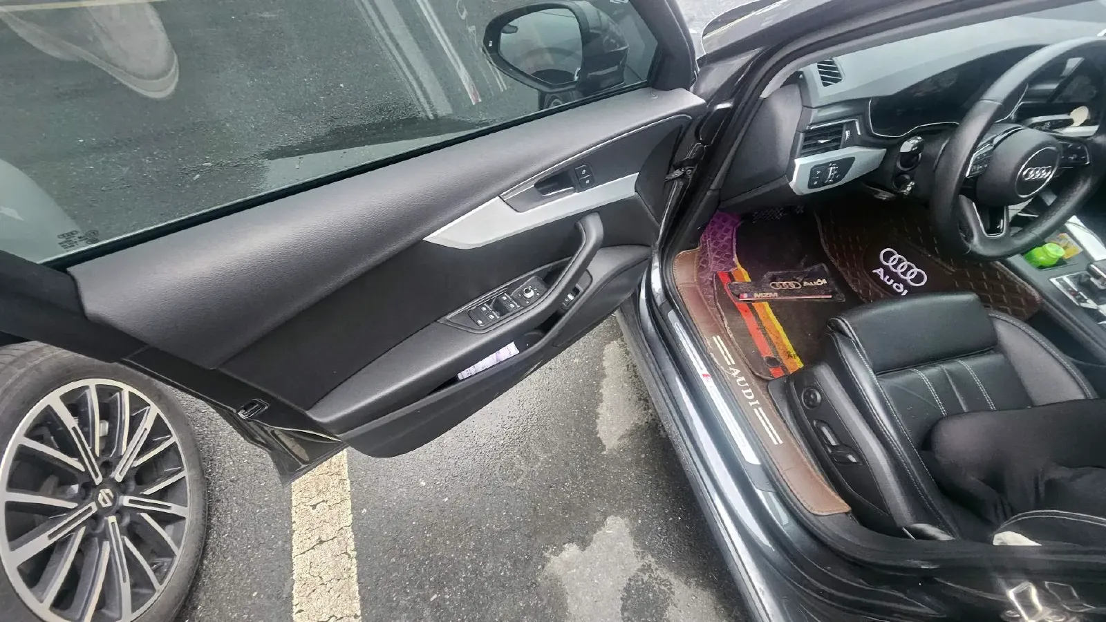 2023 Audi A4L 2.0T 190HP L4 7DCT,autocango,china used car exporter,china ev exporter,chinese used car exporter,chinese used ev exporter