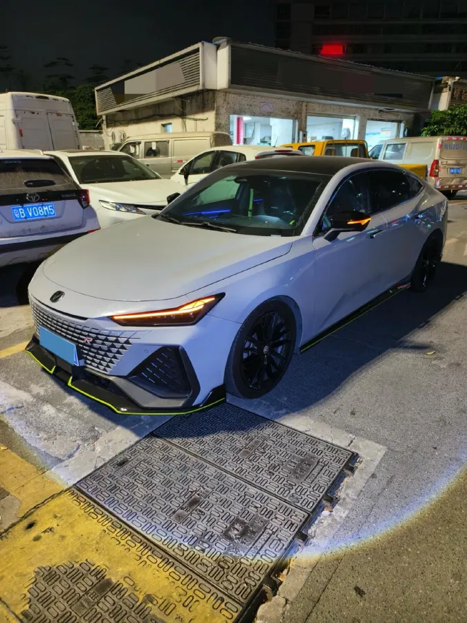 2023 ChangAn UNI-V 2.0T 233HP L4 8AT,autocango,china used car exporter,china ev exporter,chinese used car exporter,chinese used ev exporter