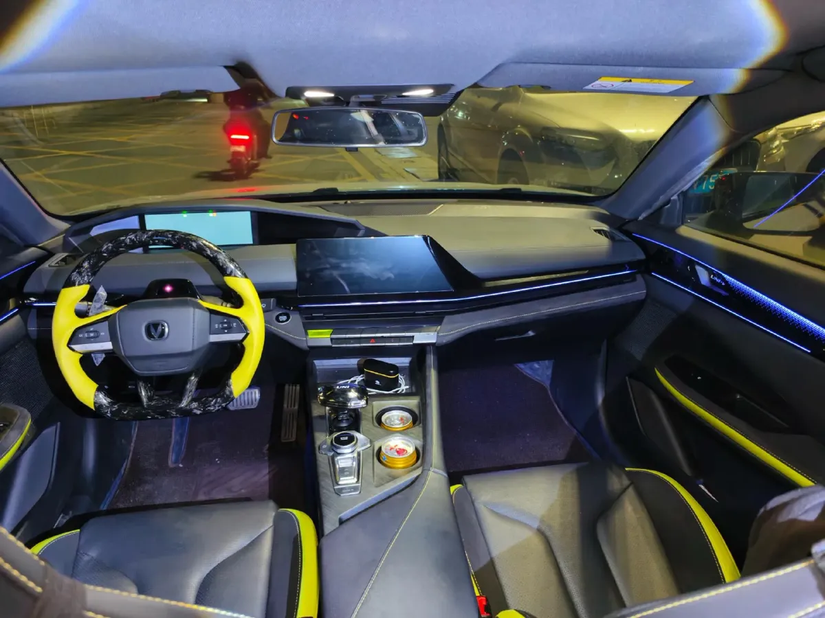 2023 ChangAn UNI-V 2.0T 233HP L4 8AT,autocango,china used car exporter,china ev exporter,chinese used car exporter,chinese used ev exporter