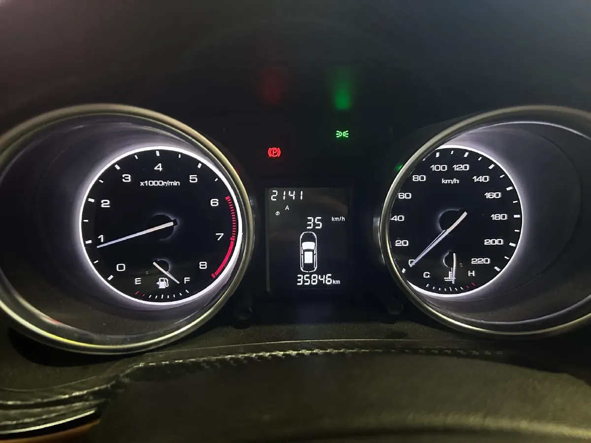 2017 Zotye T300 1.5L 112HP L4 5MT,autocango,china used car exporter,china ev exporter,chinese used car exporter,chinese used ev exporter