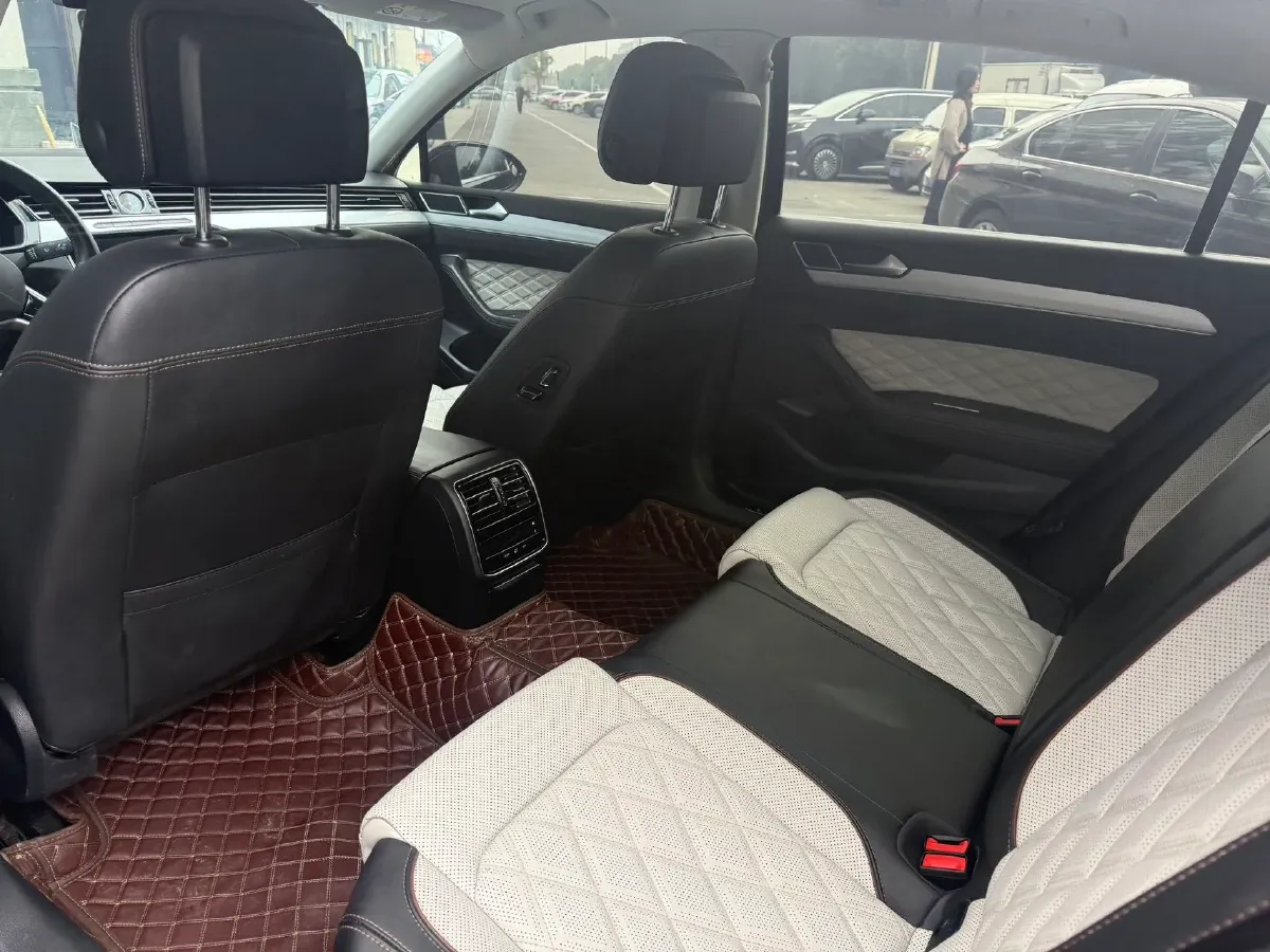 2023 Volkswagen Magotan 2.0T 186HP L4 7DCT,autocango,china used car exporter,china ev exporter,chinese used car exporter,chinese used ev exporter