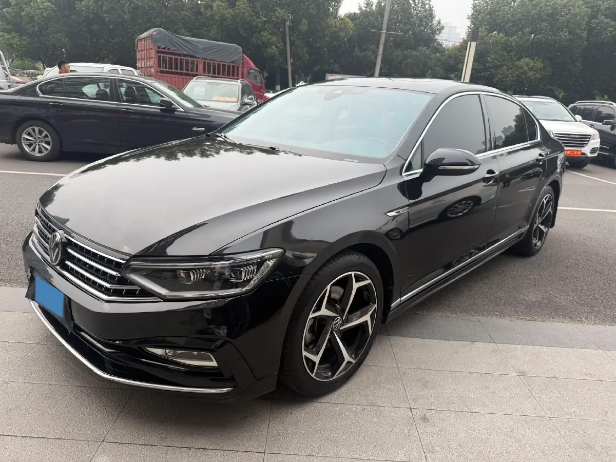 2023 Volkswagen Magotan 2.0T 186HP L4 7DCT,autocango,china used car exporter,china ev exporter,chinese used car exporter,chinese used ev exporter