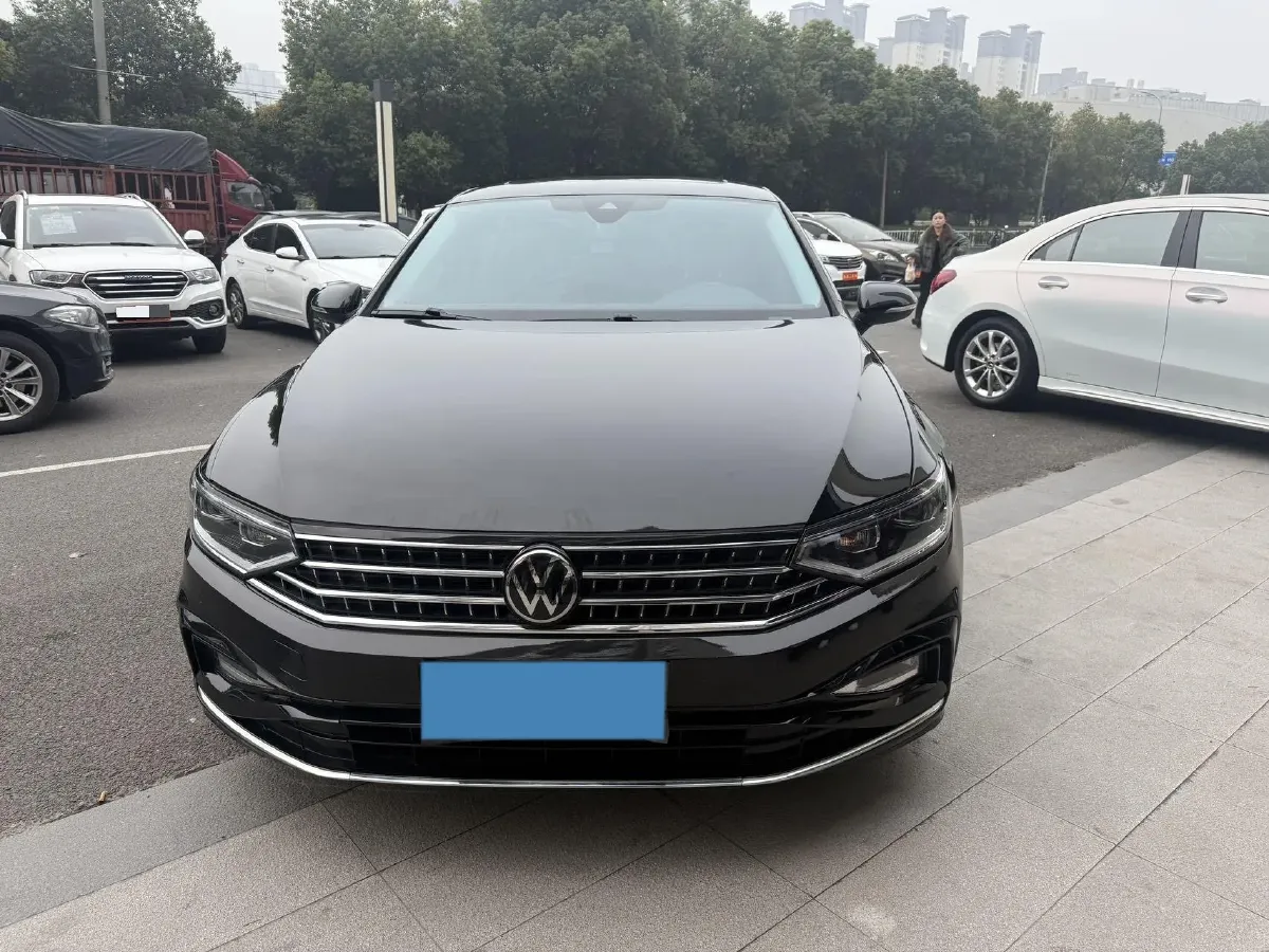 2023 Volkswagen Magotan 2.0T 186HP L4 7DCT,autocango,china used car exporter,china ev exporter,chinese used car exporter,chinese used ev exporter