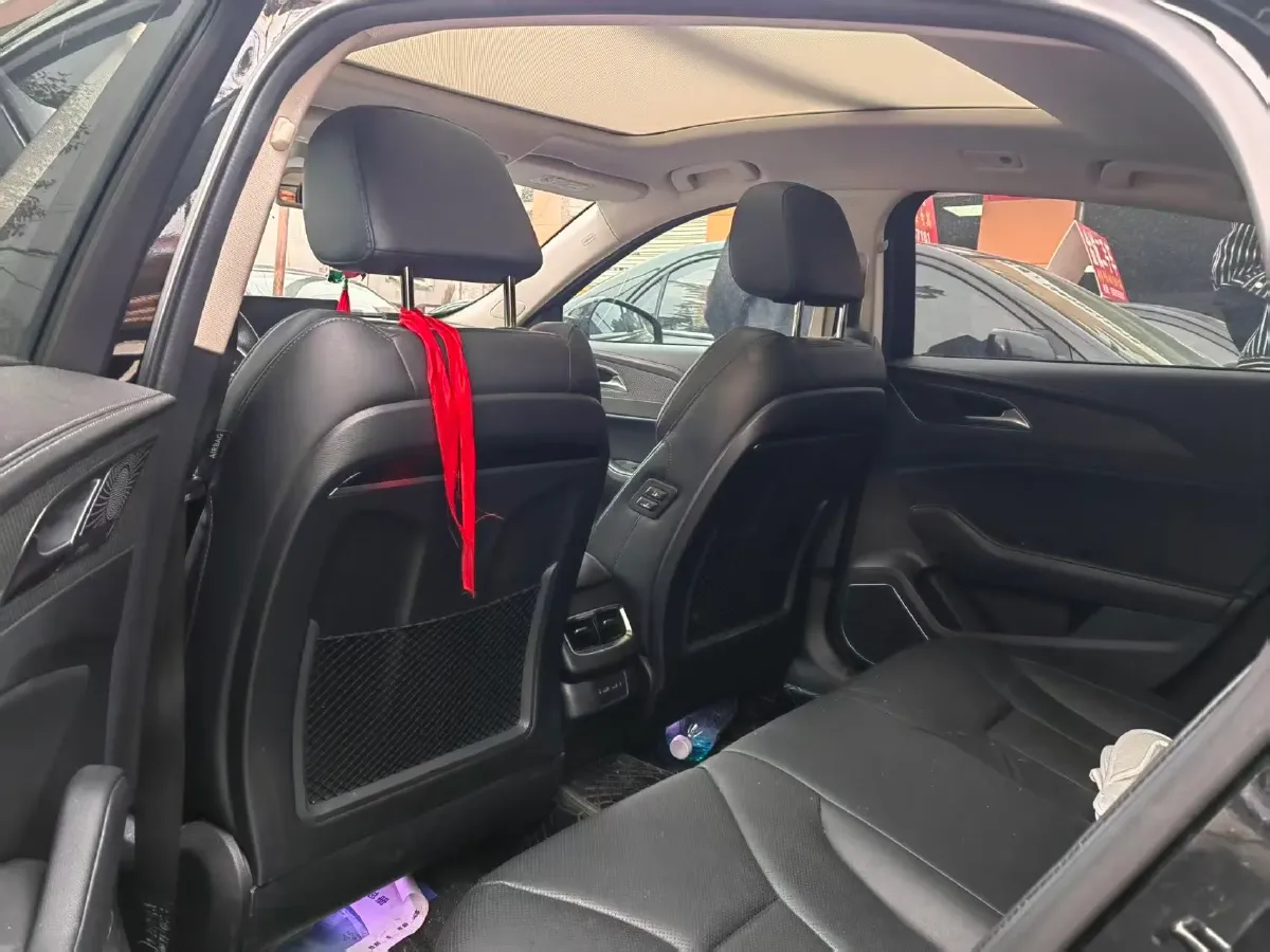 2022 HongQi H5 1.8T 197HP L4 6AT,autocango,china used car exporter,china ev exporter,chinese used car exporter,chinese used ev exporter