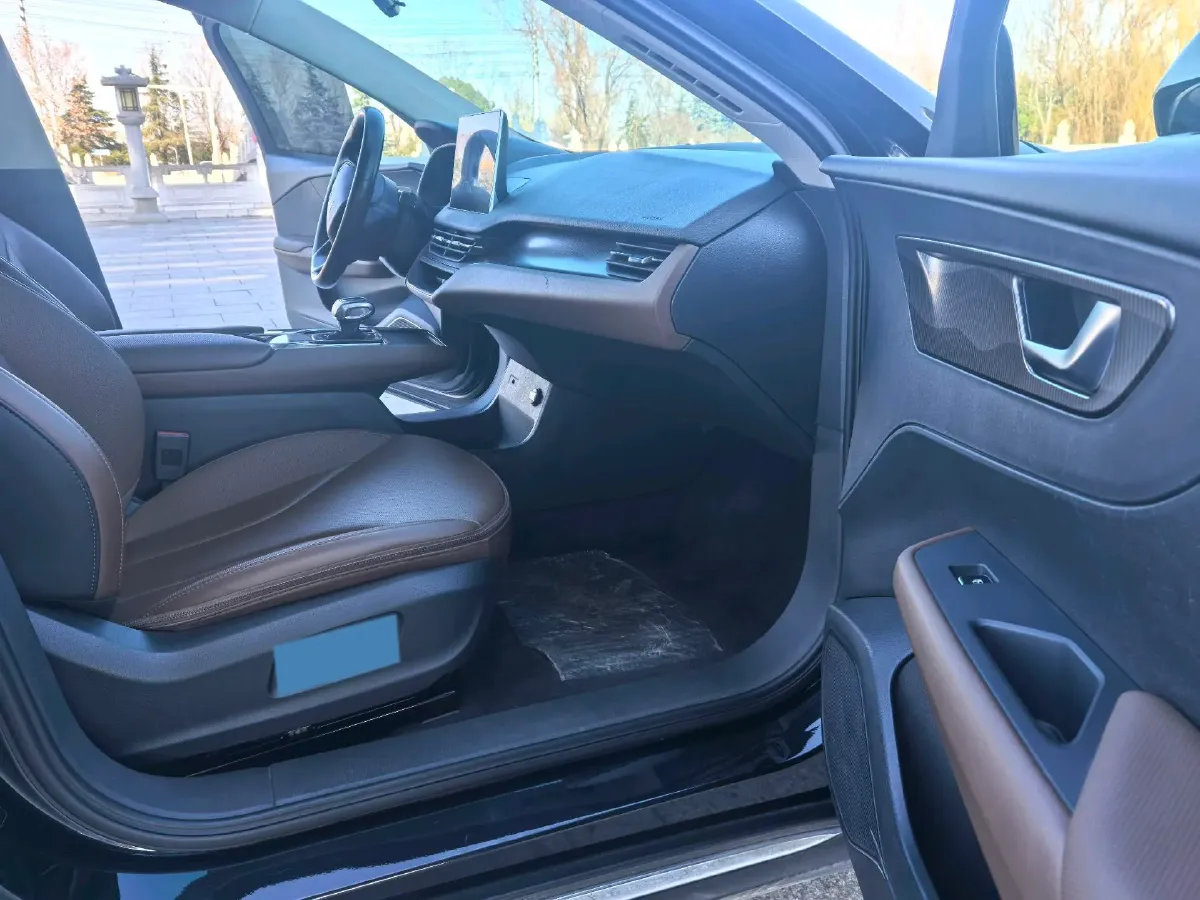 2021 HongQi E-QM5 BEV 54KWH,autocango,china used car exporter,china ev exporter,chinese used car exporter,chinese used ev exporter