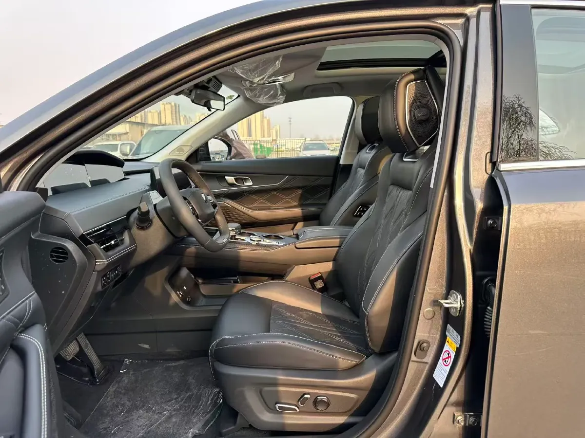 2024 ChangAn UNI-K iDD 1.5T 170HP L4 6TCT PHEV 28.4KWH,autocango,china used car exporter,china ev exporter,chinese used car exporter,chinese used ev exporter