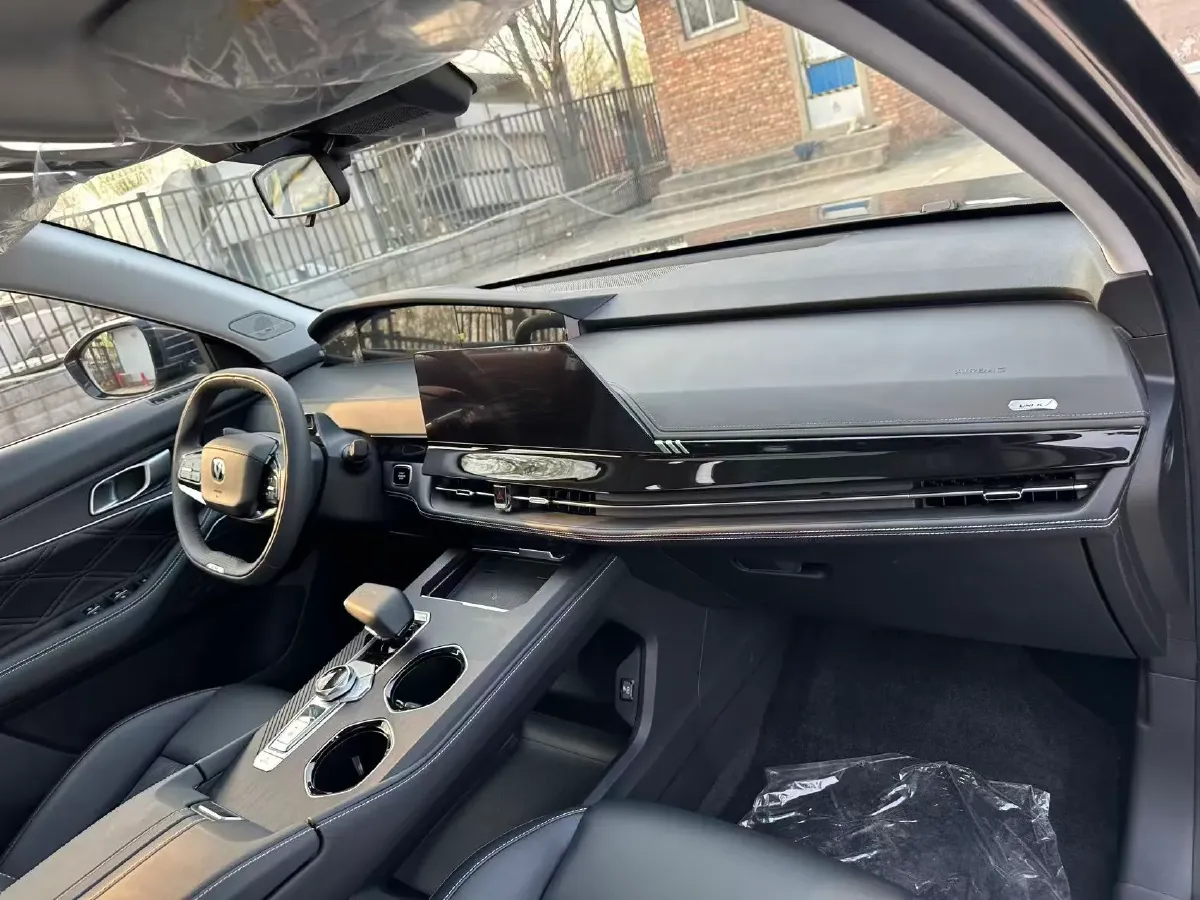 2024 ChangAn UNI-K iDD 1.5T 170HP L4 6TCT PHEV 28.4KWH,autocango,china used car exporter,china ev exporter,chinese used car exporter,chinese used ev exporter