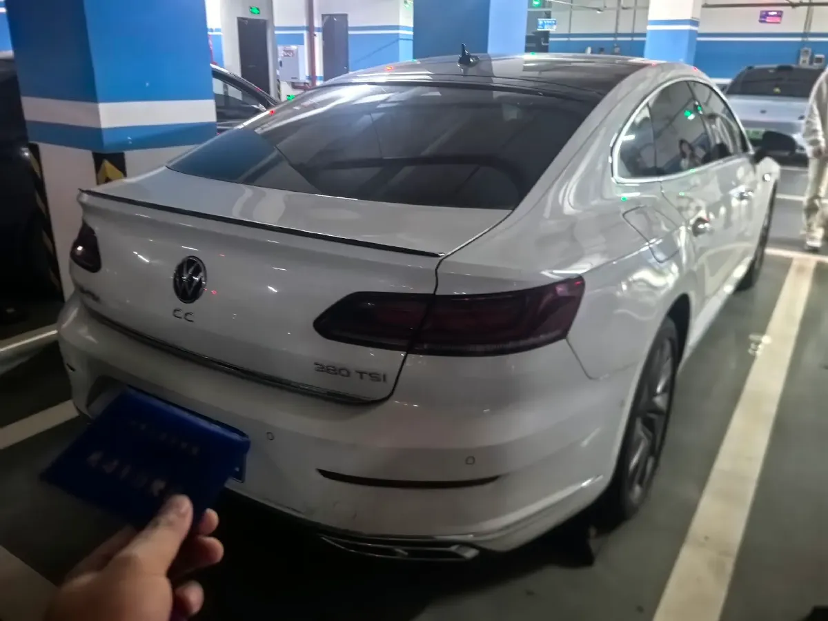 2021 Volkswagen CC 2.0T 220HP L4 7DCT,autocango,china used car exporter,china ev exporter,chinese used car exporter,chinese used ev exporter