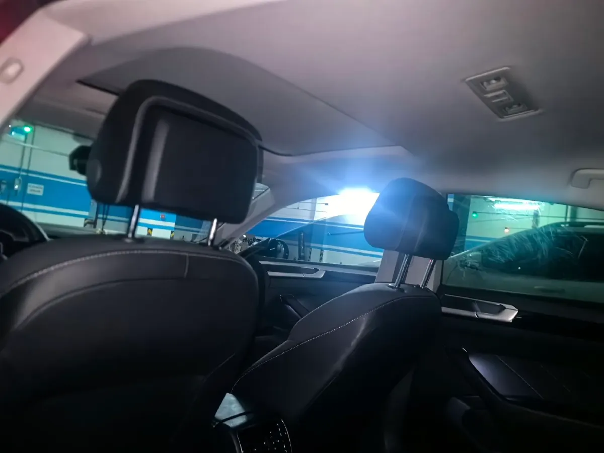 2021 Volkswagen CC 2.0T 220HP L4 7DCT,autocango,china used car exporter,china ev exporter,chinese used car exporter,chinese used ev exporter