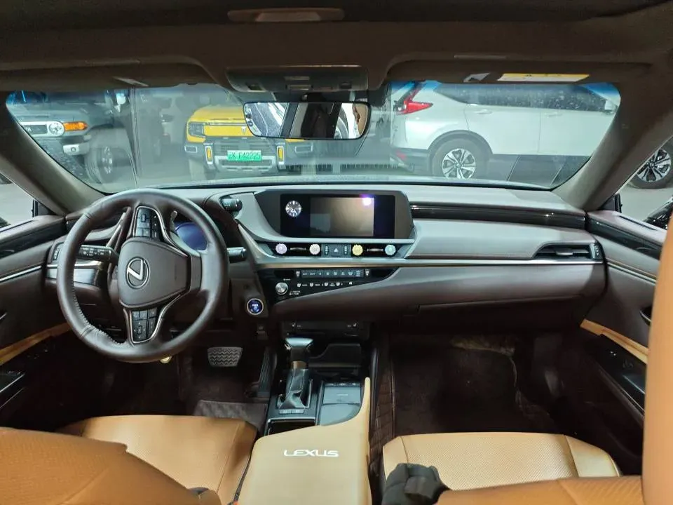 2020 Lexus ES 2.5L 178HP L4 E-CVT Hybrid,autocango,china used car exporter,china ev exporter,chinese used car exporter,chinese used ev exporter
