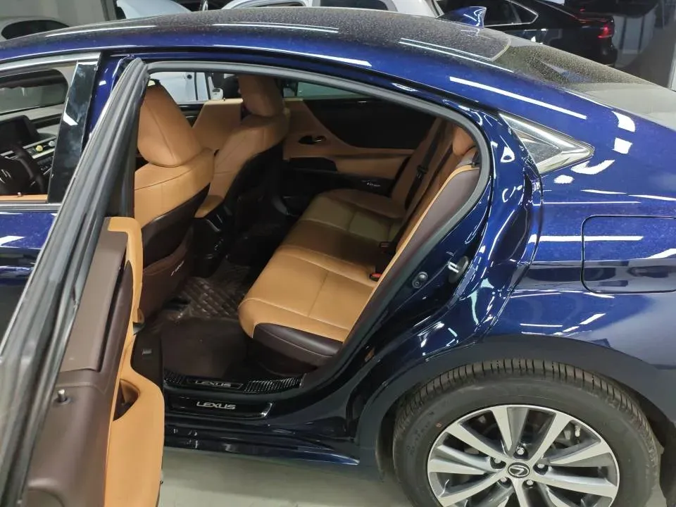 2020 Lexus ES 2.5L 178HP L4 E-CVT Hybrid,autocango,china used car exporter,china ev exporter,chinese used car exporter,chinese used ev exporter