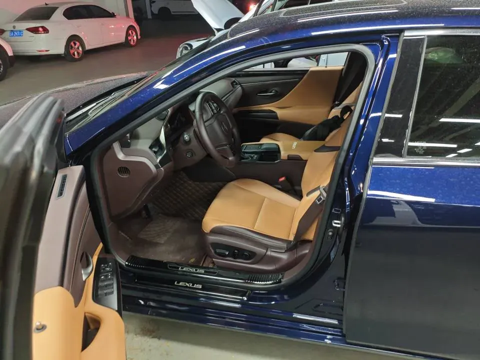 2020 Lexus ES 2.5L 178HP L4 E-CVT Hybrid,autocango,china used car exporter,china ev exporter,chinese used car exporter,chinese used ev exporter