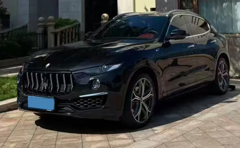 2022 Maserati Levante 2.0T 330HP L4 8AT,autocango,china used car exporter,china ev exporter,chinese used car exporter,chinese used ev exporter
