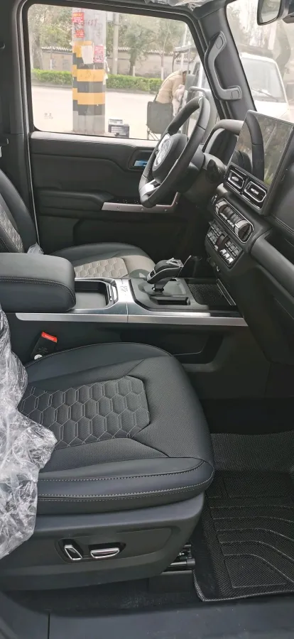 2025 212 212 T01 2.0T 170HP L4 8AT,autocango,china used car exporter,china ev exporter,chinese used car exporter,chinese used ev exporter