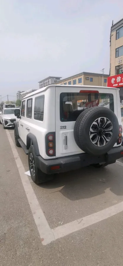 2025 212 212 T01 2.0T 170HP L4 8AT,autocango,china used car exporter,china ev exporter,chinese used car exporter,chinese used ev exporter