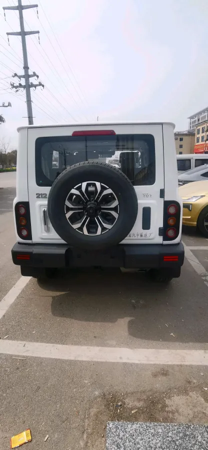 2025 212 212 T01 2.0T 170HP L4 8AT,autocango,china used car exporter,china ev exporter,chinese used car exporter,chinese used ev exporter