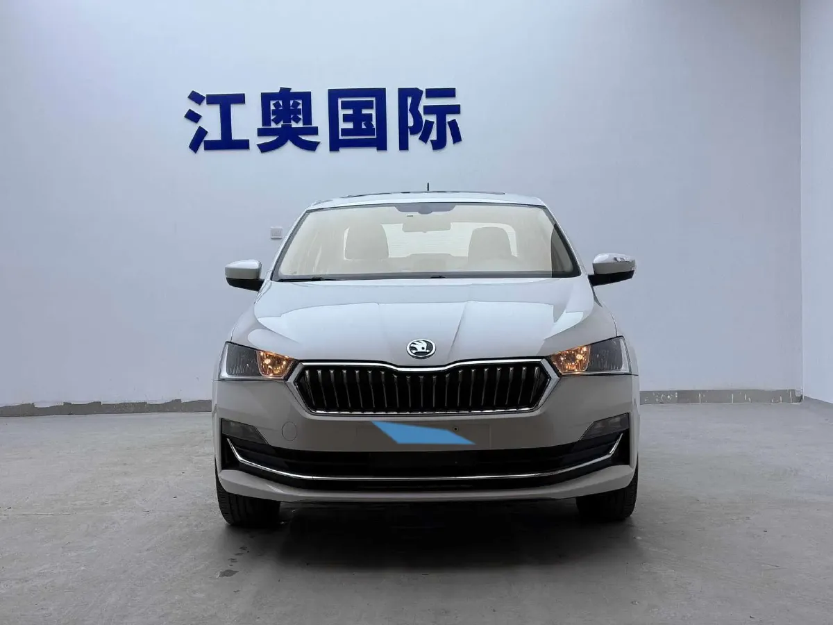 2022 Skoda Rapid 1.5L 112HP L4 6AT,autocango,china used car exporter,china ev exporter,chinese used car exporter,chinese used ev exporter