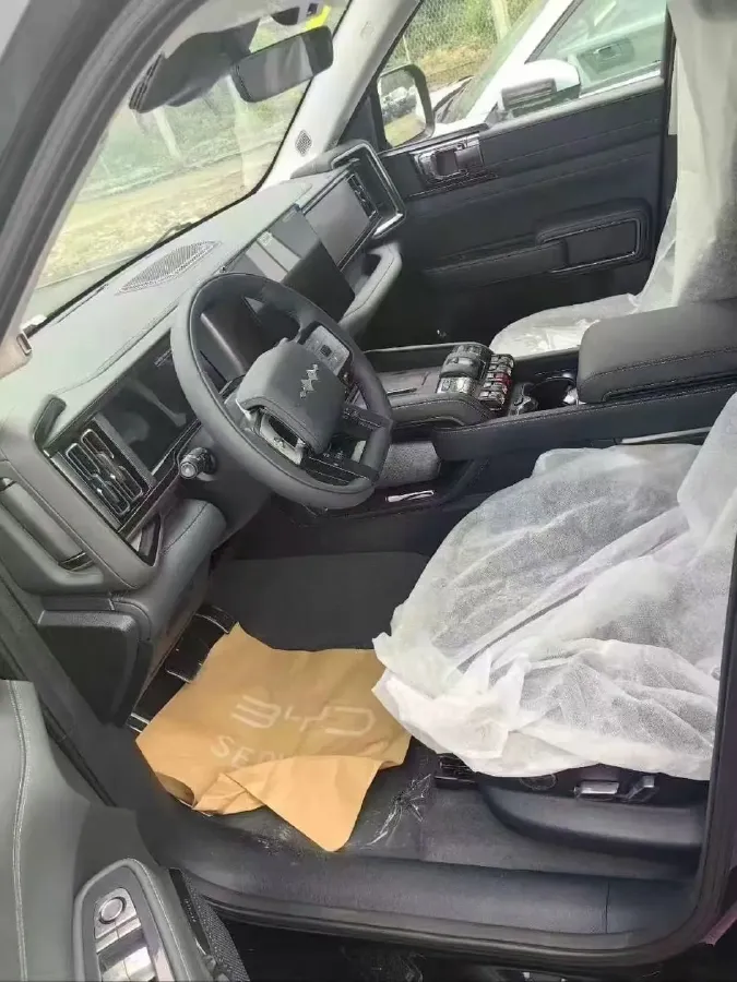 2025 FangChengBao Bao 5 1.5T 194HP L4 E-CVT PHEV 31.8KWH,autocango,china used car exporter,china ev exporter,chinese used car exporter,chinese used ev exporter